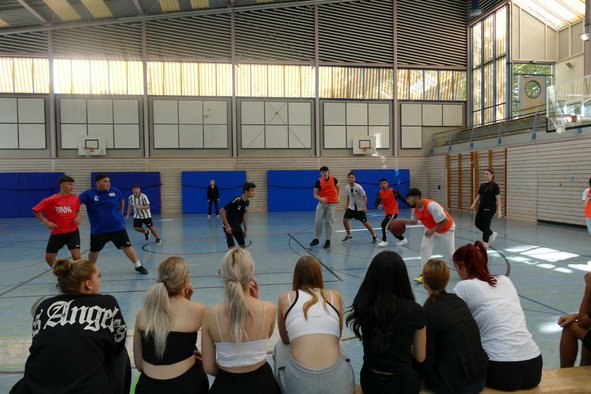 Basketball beim Sporttag des AVdual