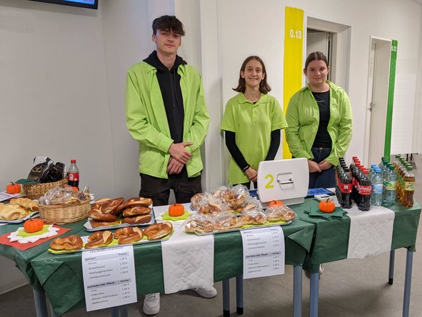 Catering-Stand des LES Coffeeshop beim Elternabend