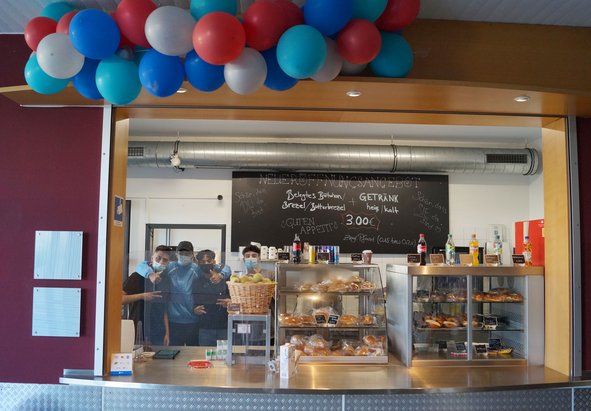 Auslage des Bistro am Eröffnungstag